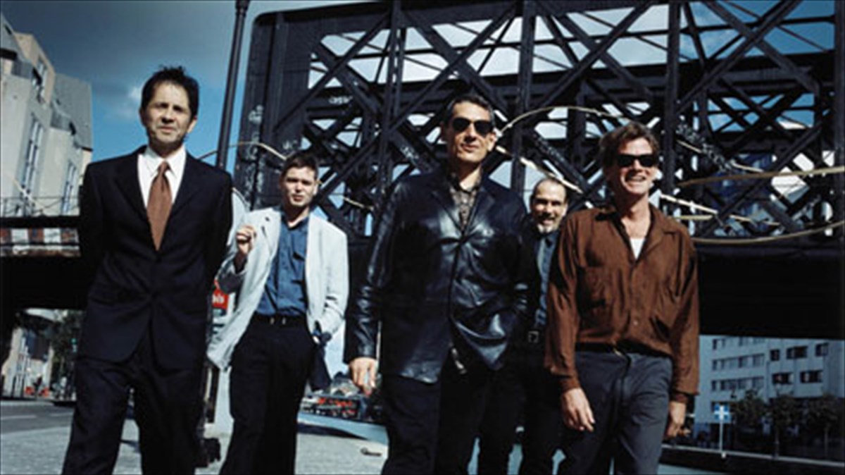 i-mageia-ton-tuxedomoon-stin-athina