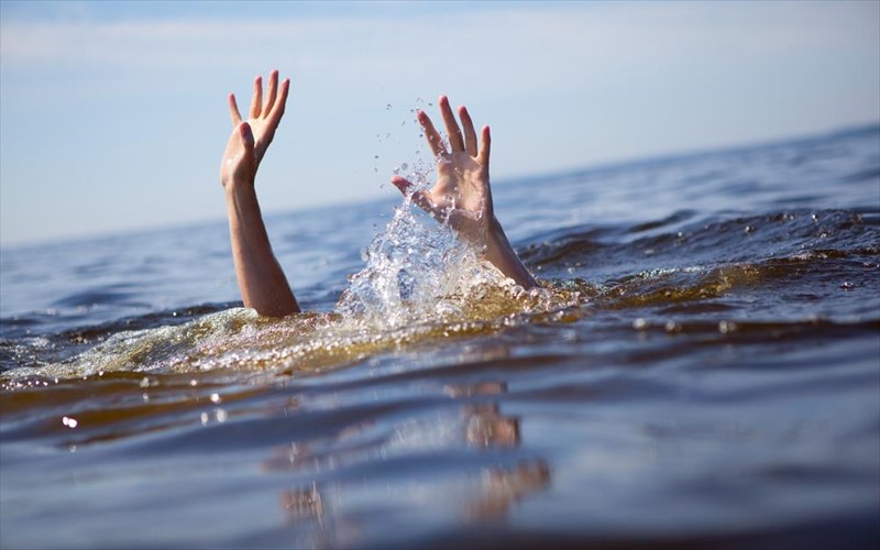 krampa-sti-thalassa-pos-antimetopizetai