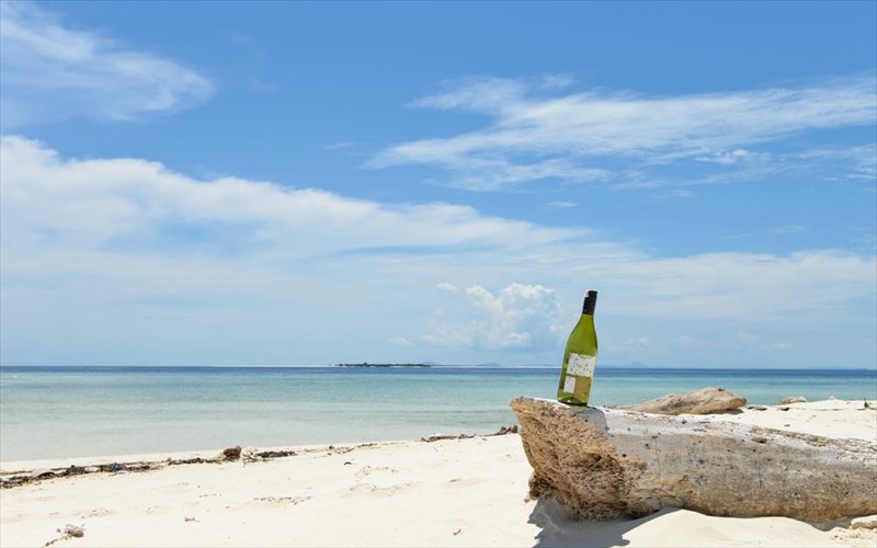 kalokairino-hangover-ti-na-fate-ti-na-pieite-kai-ti-na-apofugete