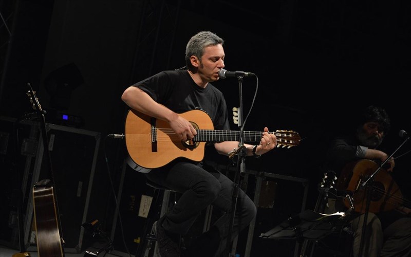 o-alkinoos-ioannidis-an-kai-xioumoristas-epi-skinis-mas-sugkinise