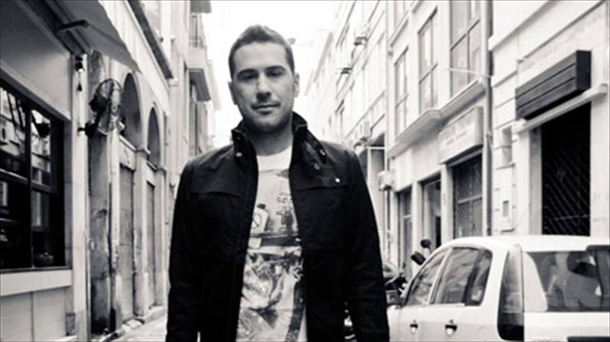 o-mixalis-emirlis-me-anebasmeni-diathesi-sto-gkazi