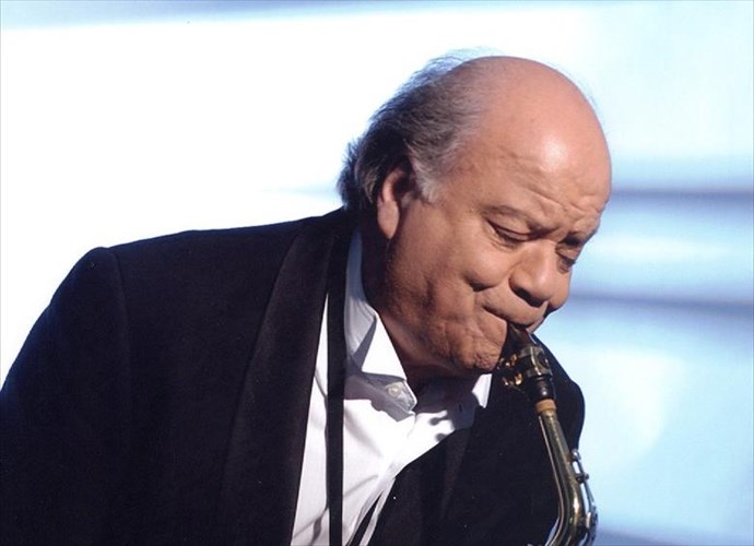 taksidi-me-to-saksofono-tou-giorgou-katsarou