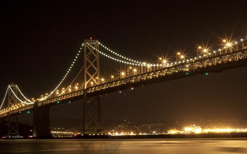 prepei-na-epibarunontai-oi-kataskeuastes-me-eikastika-eksoda