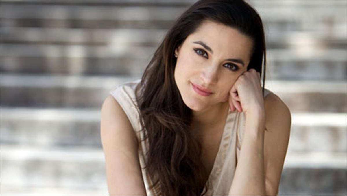 stin-katerina-euaggelatou-to-brabeio-eleutheria-sapountzi