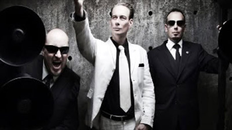 oi-ilektronikes-melodies-ton-covenant-ksana-stin-athina