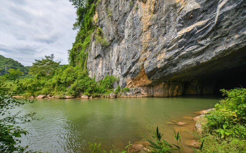 xangk-son-ntongk-gnoriste-to-megalutero-spilaio-tou-kosmou