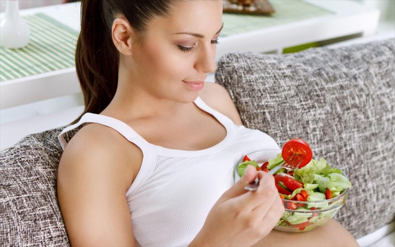 ti-den-prepei-na-leipei-apo-ti-diatrofi-mias-egkuou