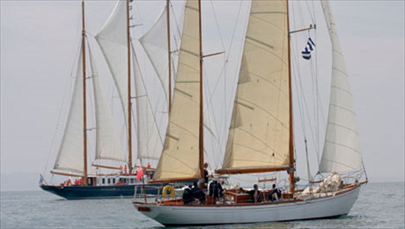 diethnis-agonas-klasikon-skafon-kai-kaikion-gia-proti-fora-stis-spetses