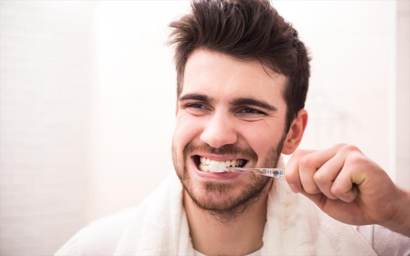 ta-sunithestera-lathi-stin-frontida-ton-dontion