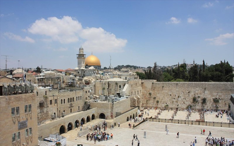 episkeftheite-auta-ta-mnimeia-prin-katastrafoun