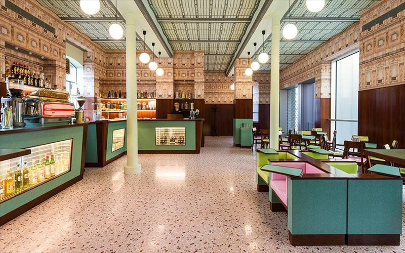 bar-luce-to-milaneziko-kafe-tou-wes-anderson