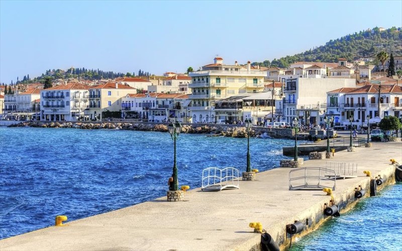 8-pragmata-na-kanete-stis-spetses-to-deutero-sk-tou-septembriou-pragmata-na-kanete-stis-spetses-to-deutero-sk-tou-septembriou