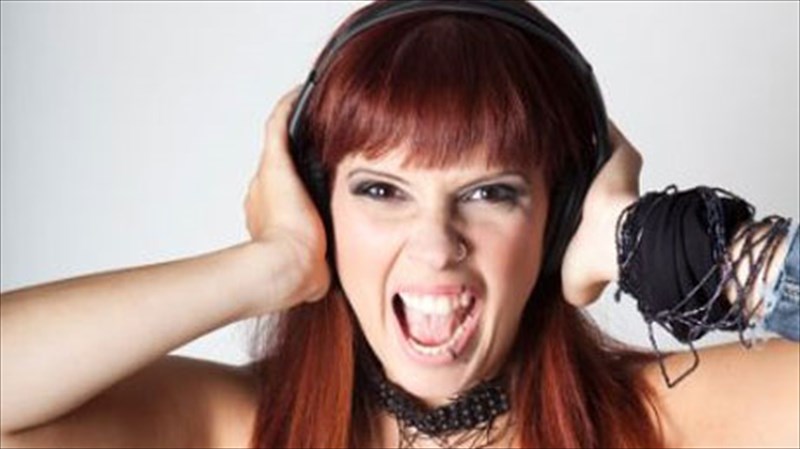 tragoudia-gia-ton-erota-ston-stauro-tou-notou