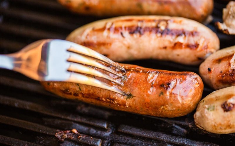 ti-mporei-na-brethei-mesa-se-ena-loukaniko