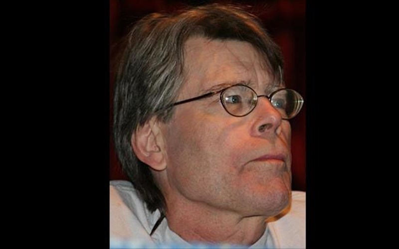 o-stiben-kingk-brabeuetai-apo-ton-ompama