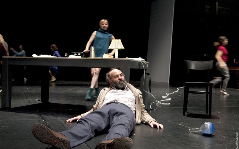 i-stegi-stis-nuxtes-premieras