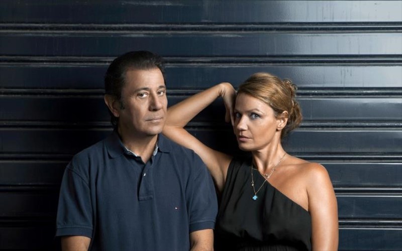 o-konstantinos-rigos-skinothetei-dani-katranidi-kai-panagiota-blanti-sto-theatro-poli