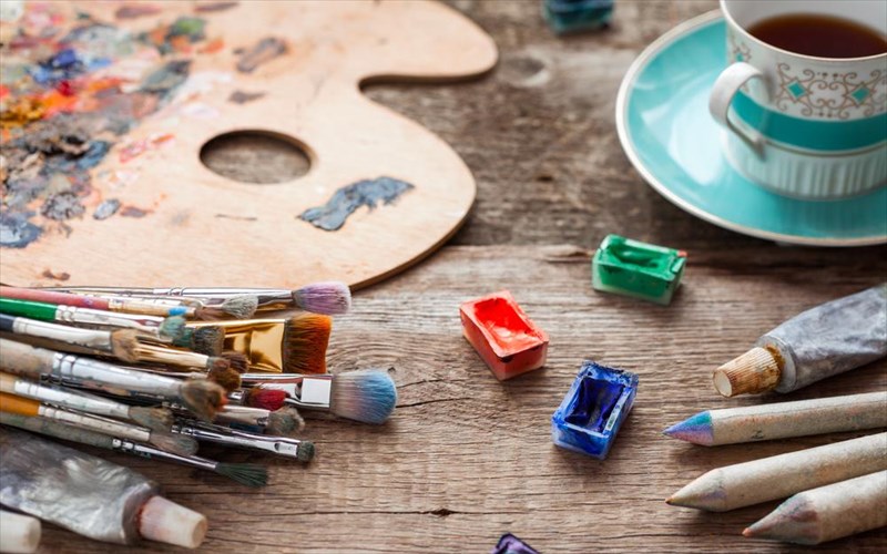 pou-pineis-kafe-sti-diki-sou-prosopopoiimeni-xeiropoiiti-koupa