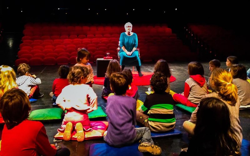 afigisi-paramuthion-apo-tin-ksenia-kalogeropoulou