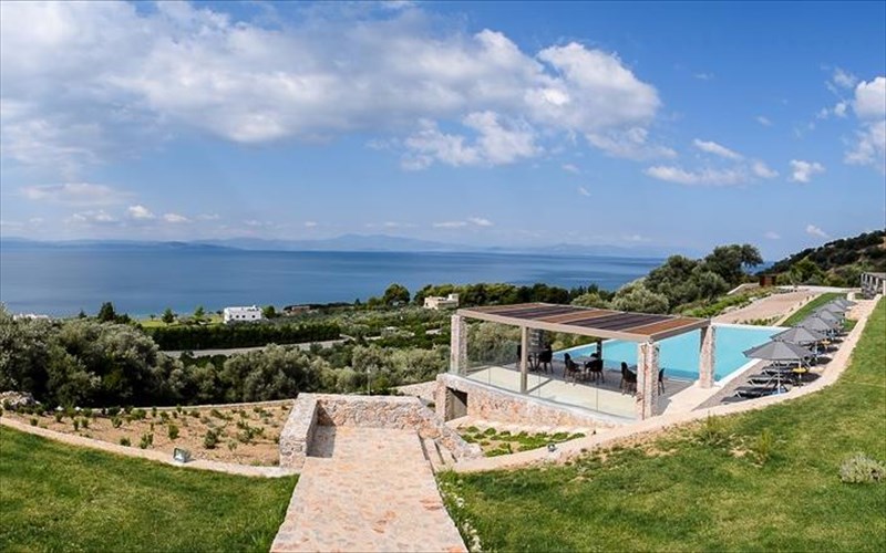 filoksenia-tessaron-epoxon-kai-pollon-asteron-me-thea-epi-duo