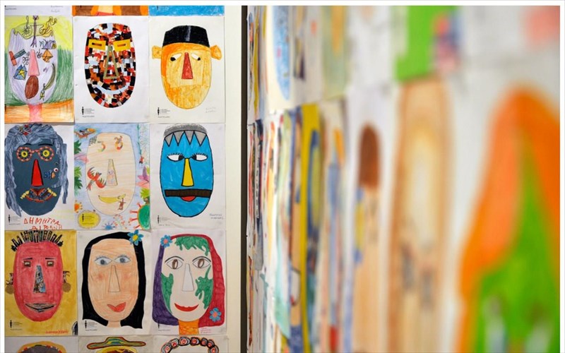 to-clickatlifegr-parousiazei-mia-polu-idiaiteri-ekthesi-paidikis-zografikis