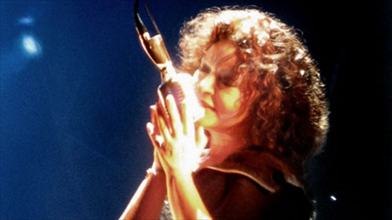 i-tania-tsanaklidou-se-efaidria-ston-zugo