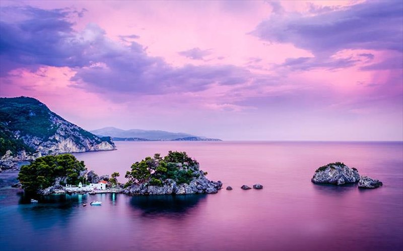 ekthesi-fotografias-umnei-to-fusiko-topio