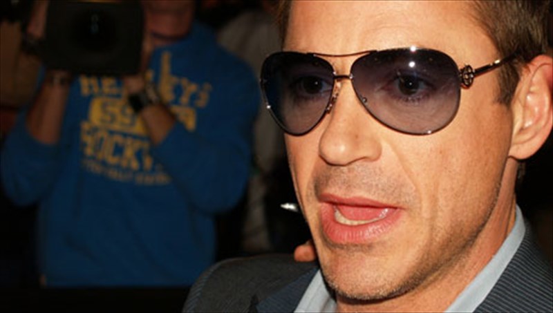 o-rompert-ntaouni-tzounior-uperaspizetai-ton-mel-gkimpson