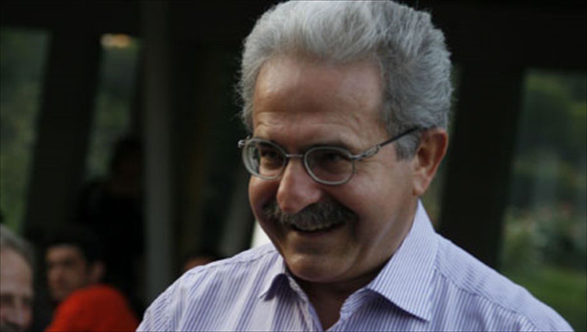 to-neo-muthistorima-tou-mimi-androulaki-kai-i-elliniki-krisi-elliniki-krisi