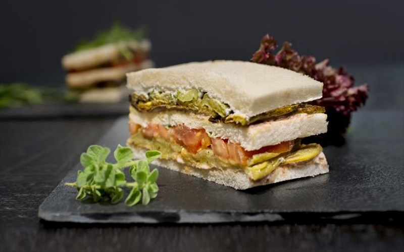 metropolis-sandwich-to-santouits-se-proto-rolo