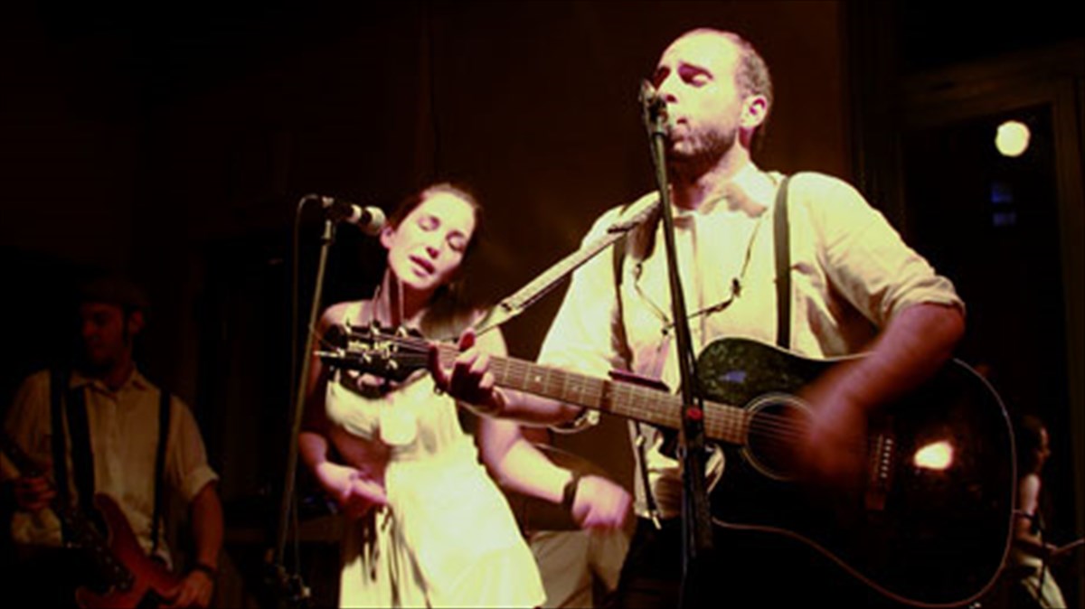 mousiki-gia-osous-perpatoun-stous-dromous