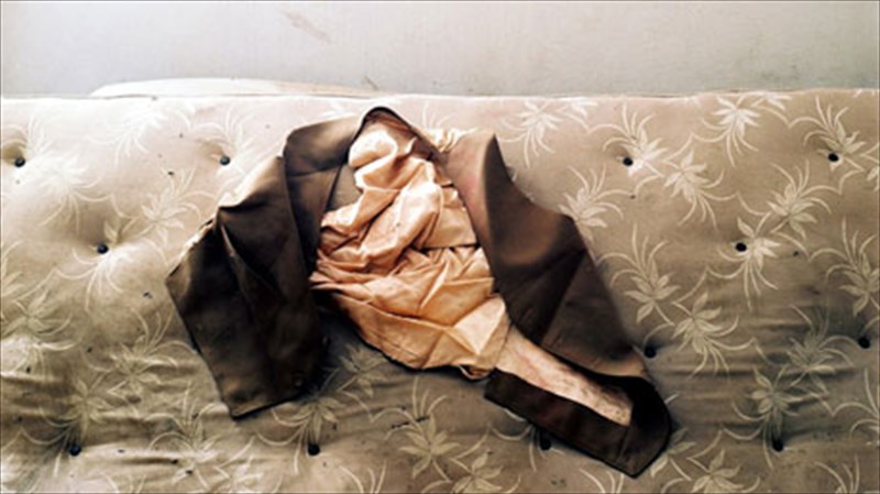 o-sullektis-aleksandros-iolas-sto-mikroskopio