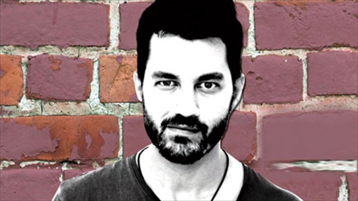 neanikos-aeras-fusa-ston-stauro-tou-notou