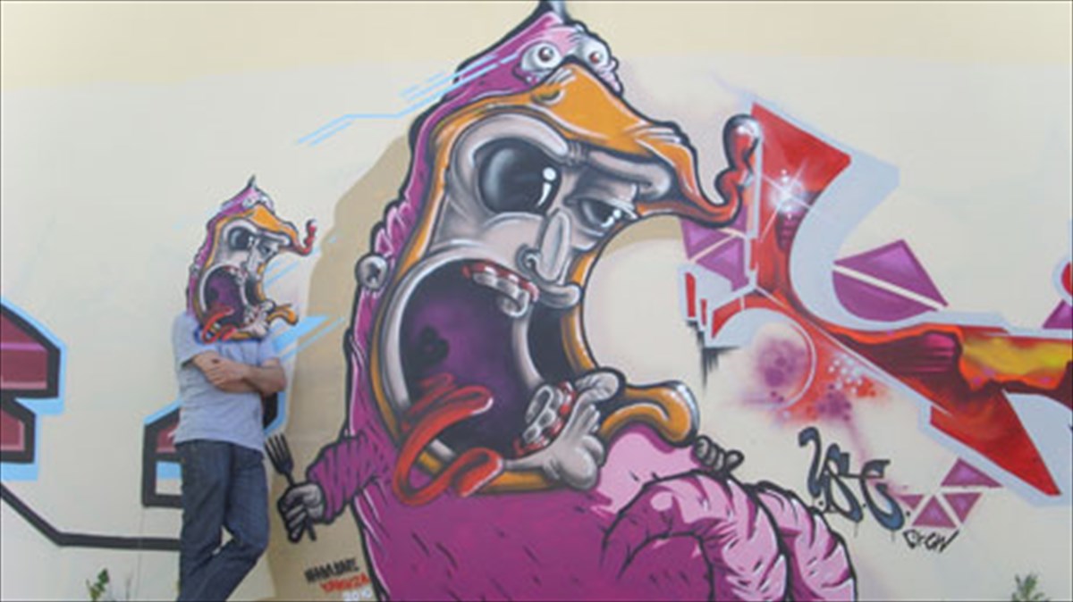 rtmone-to-gkrafiti-einai-sundedemeno-me-to-taksidi-kai-tin-eksereunisi-tou-kosmou