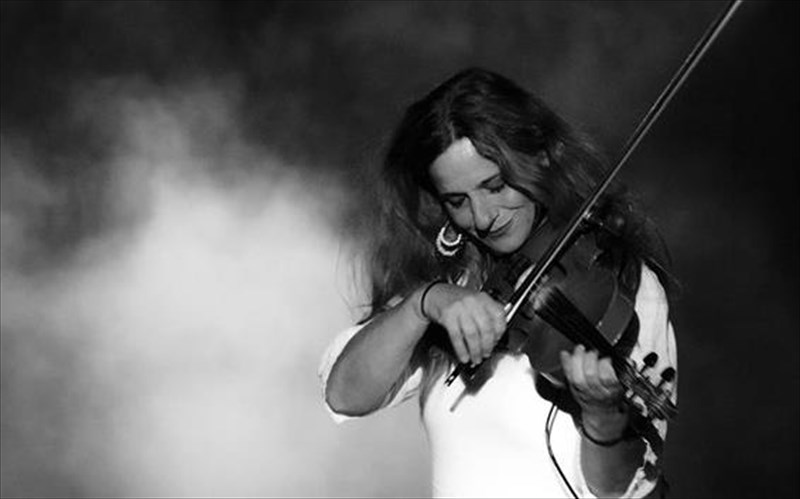 i-euanthia-rempoutsika-stin-proti-sunantisi-me-mousikous-ston-iano