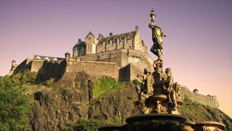 edimbourgo-i-mageutiki-athina-tou-borra-mageutiki-athina-tou-borra