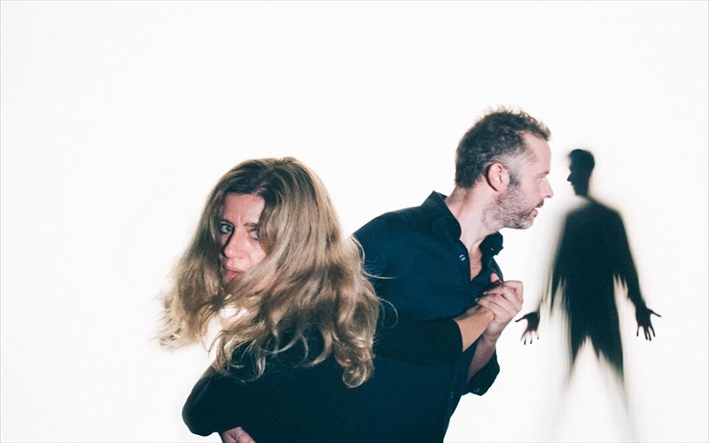 skoteines-glosses-me-louli-xrusostomou-masxa-kai-kalaitzidou-sto-porta