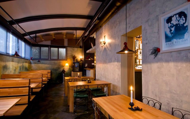 to-theio-tragi-ksekina-kai-pali-karabani-oinognosias