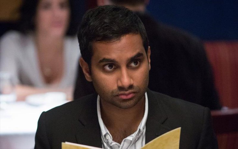 to-master-of-none-einai-mia-komodia-gemati-sofia-zois