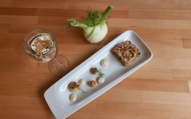 ta-krasia-tou-porto-karras-erxontai-sto-theio-tragi