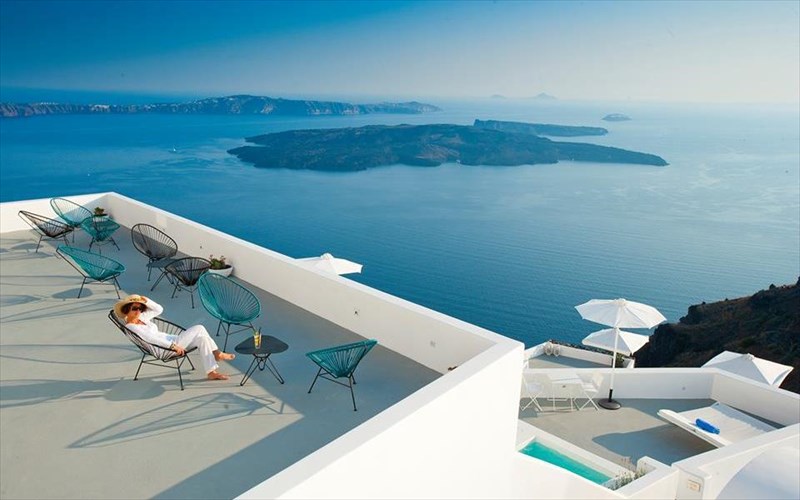 to-grace-santorini-kerdise-paneuropaiki-diakrisi