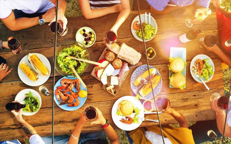 geustiki-ereuna-oi-foodies-ana-ton-kosmo-kai-oi-agapimenes-tous-kouzines
