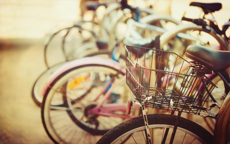 kuriakatiki-bolta-stis-duo-rodes