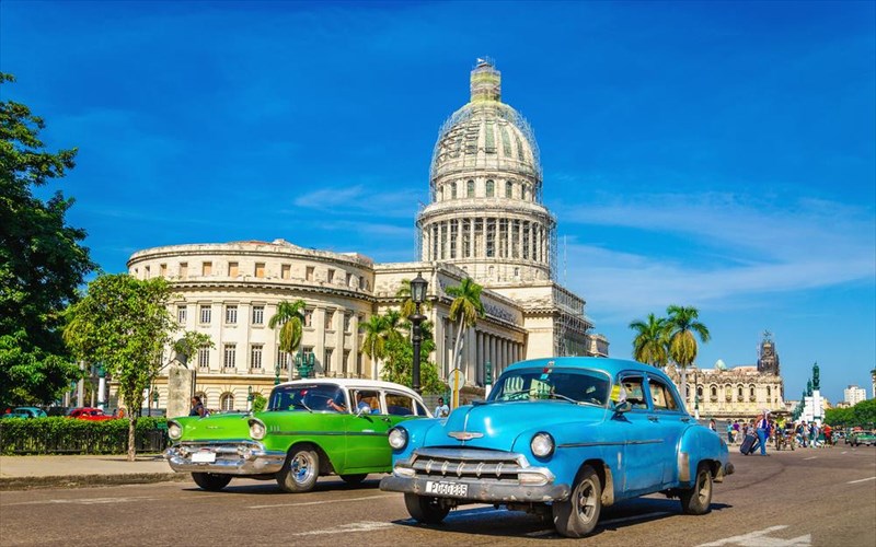 ksexoristes-apodraseis-dekembriou-gia-ola-ta-gousta