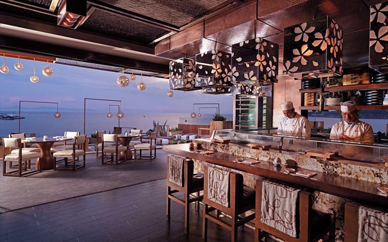 to-matsuhisa-athens-upodexetai-tis-giortes-me-ekstra-geuseis