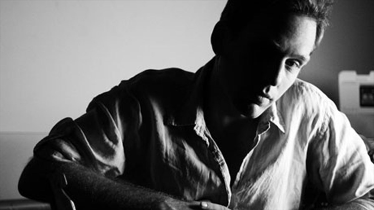 o-george-gaudy-me-neo-almpoum-sto-k44