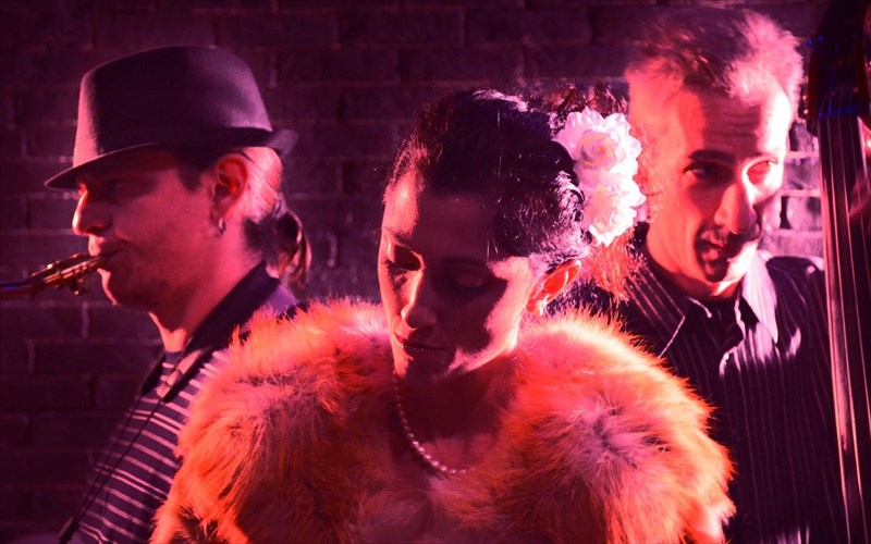 aleksia-mpeziki-i-billie-holiday-sumbolizei-tin-aputhmeni-dunatotita-tou-anthropou-gia-dimiourgia-kai-gia-katastrofi