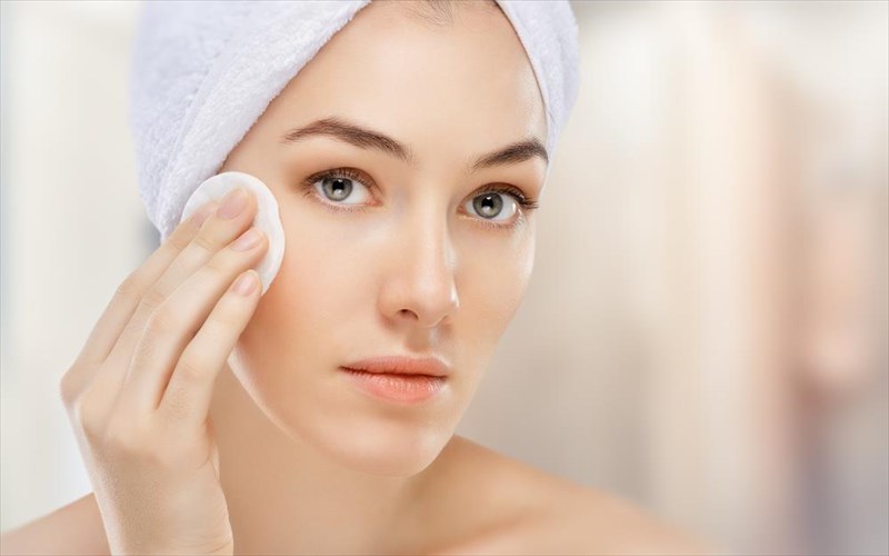 7kai1-paranoiseis-gia-ton-katharismo-tis-epidermidas