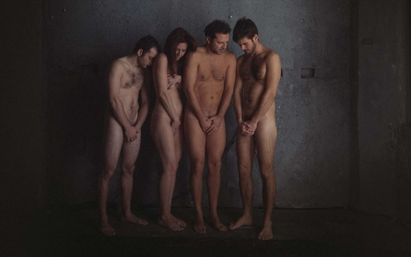 this-is-war-tis-xana-moskobits-sto-theatro-porta