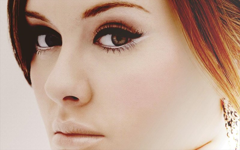 poioi-kallitexnes-ekanan-thorubo-to-2015